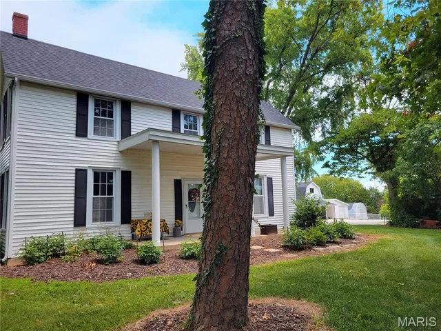 $719,000 | 22169 Northwest Service Road, Warrenton, MO 63383