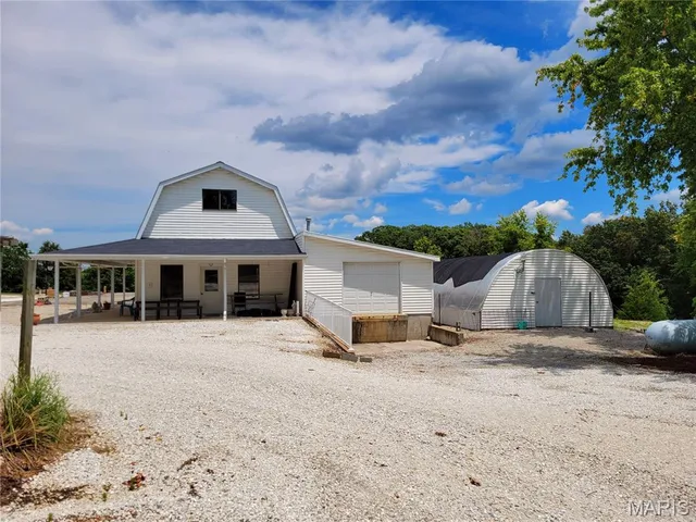 $719,000 | 22169 Northwest Service Road, Warrenton, MO 63383