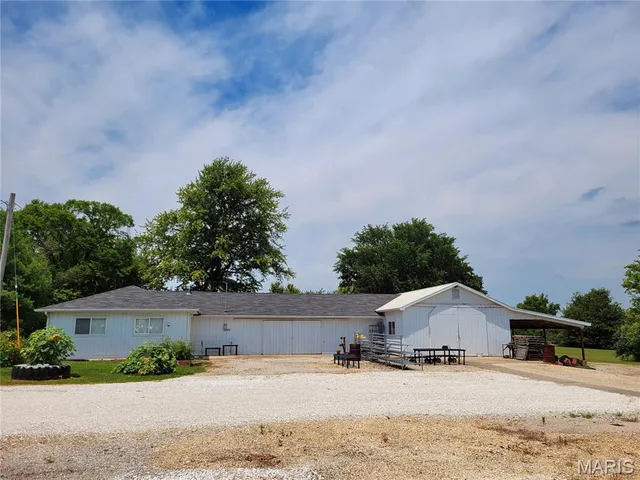 $719,000 | 22169 Northwest Service Road, Warrenton, MO 63383