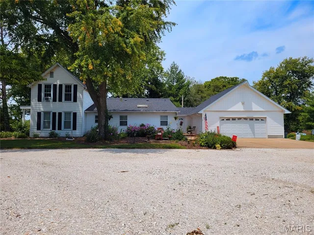 $719,000 | 22169 Northwest Service Road, Warrenton, MO 63383