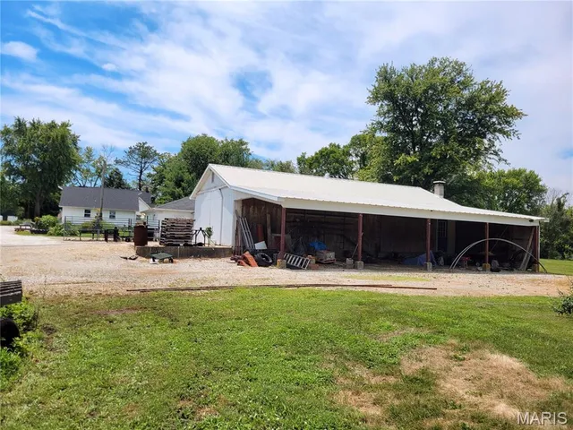 $719,000 | 22169 Northwest Service Road, Warrenton, MO 63383