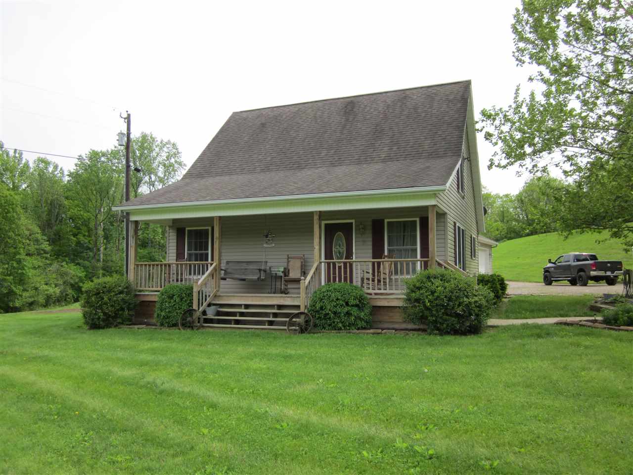 926 Ridgeline Road Spencer, IN 47460 - Photo 2 of 25