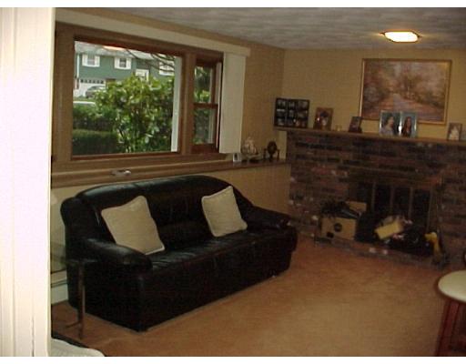 10 Jeffrey Road Canton, MA 02021 - Photo 12 of 16 a living room with furniture and a large window