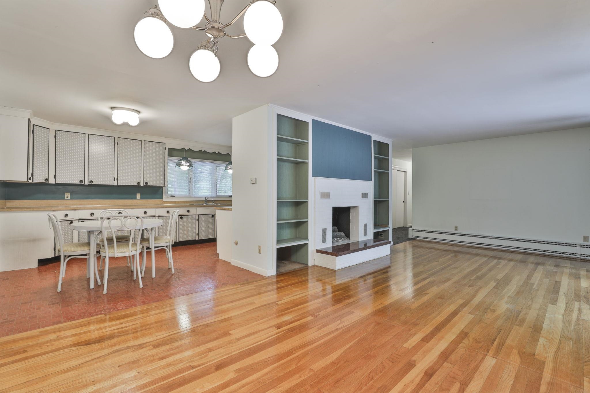 246 Huse Road Manchester, NH 03103 - Photo 13 of 41