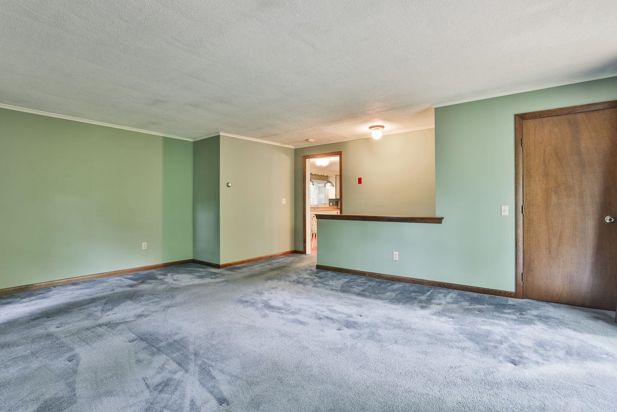 246 Huse Road Manchester, NH 03103 - Photo 22 of 41