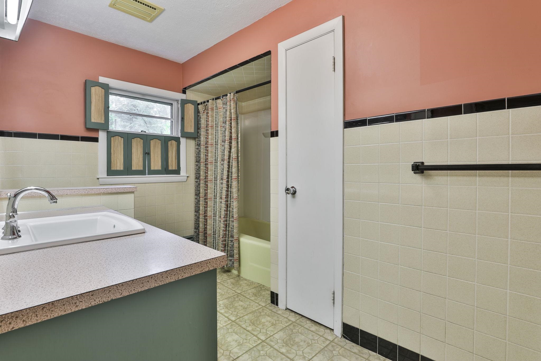 246 Huse Road Manchester, NH 03103 - Photo 28 of 41