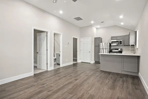 $1,400 | 5711 Bridlington Street, Houston, TX 77085