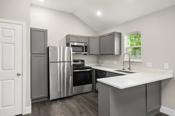 $1,400 | 5711 Bridlington Street, Houston, TX 77085