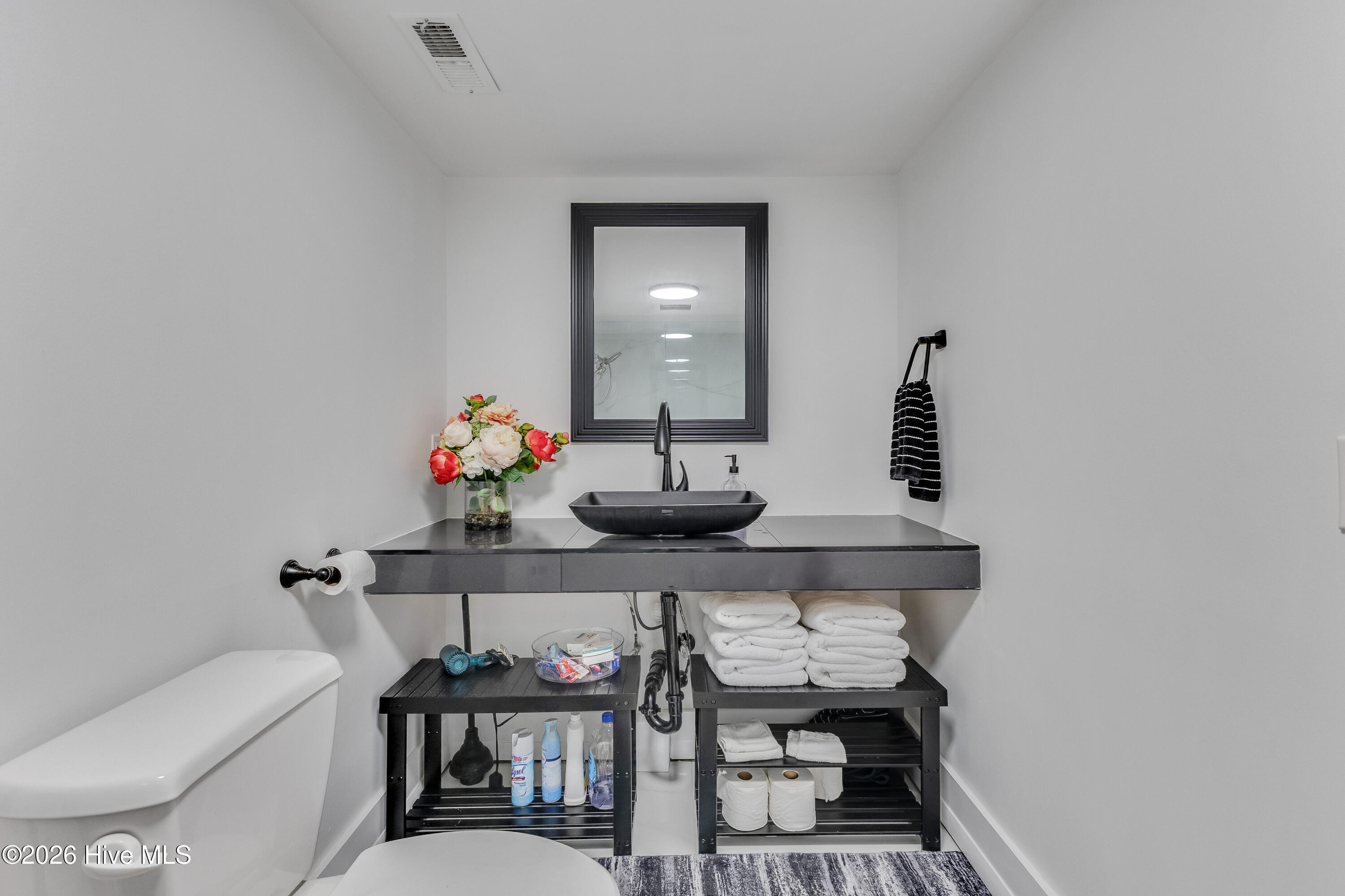 809 Inlet View Drive Wilmington, NC 28409 - Photo 53 of 77 Bedroom 4 / office bath