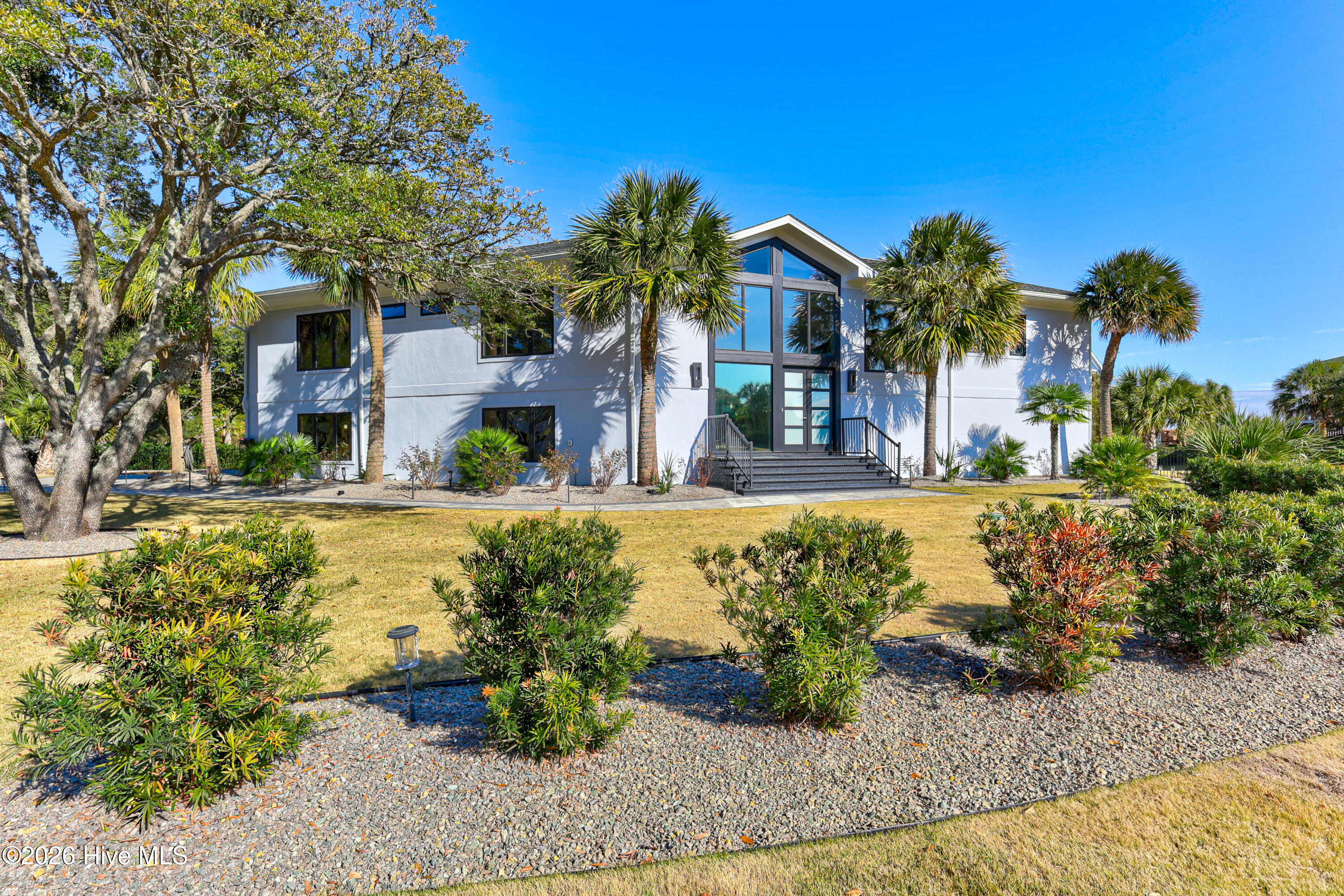 809 Inlet View Drive Wilmington, NC 28409 - Photo 4 of 77 Exterior front