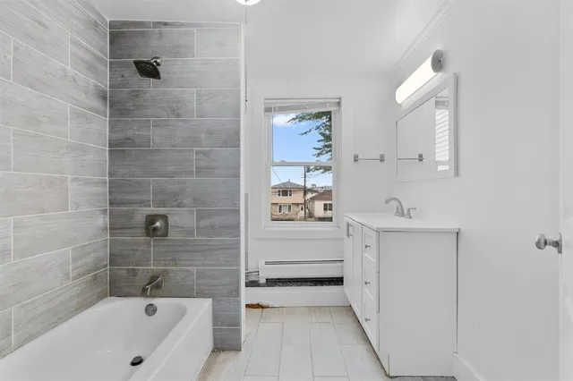 $1,900 | 53 Lord Avenue, Unit 2L, Bayonne, NJ 07002