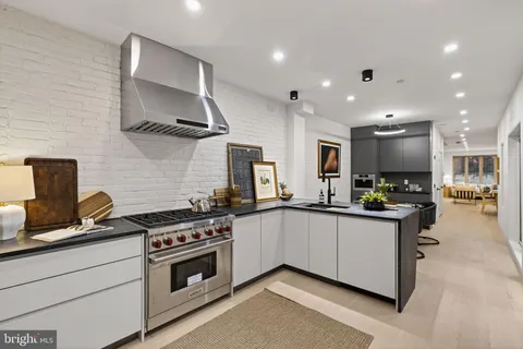 $2,500,000 | 1923 Manning Street, Philadelphia, PA 19103