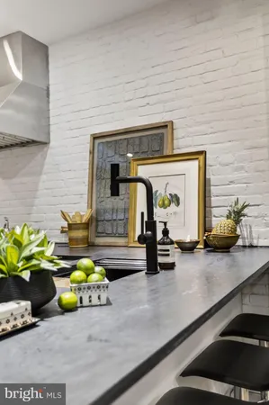 $2,500,000 | 1923 Manning Street, Philadelphia, PA 19103