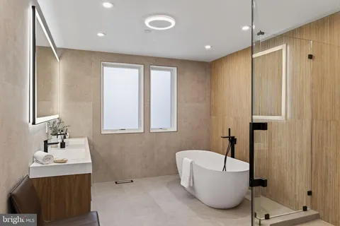 $2,500,000 | 1923 Manning Street, Philadelphia, PA 19103