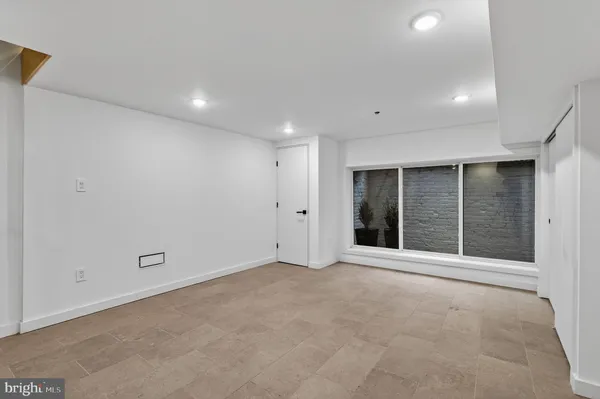 $2,500,000 | 1923 Manning Street, Philadelphia, PA 19103