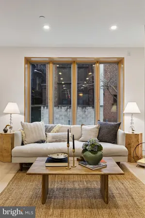 $2,500,000 | 1923 Manning Street, Philadelphia, PA 19103