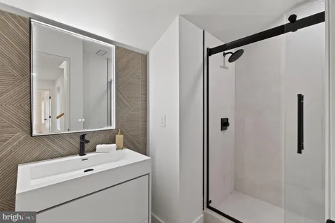 $2,500,000 | 1923 Manning Street, Philadelphia, PA 19103