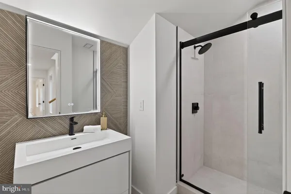 $2,500,000 | 1923 Manning Street, Philadelphia, PA 19103