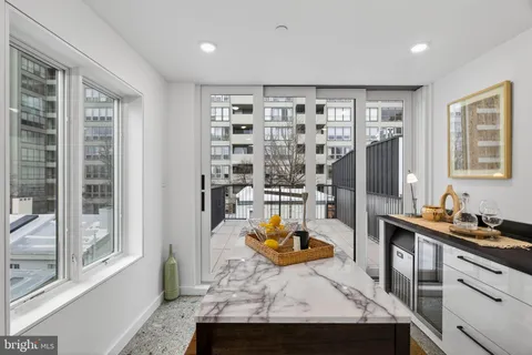 $2,500,000 | 1923 Manning Street, Philadelphia, PA 19103