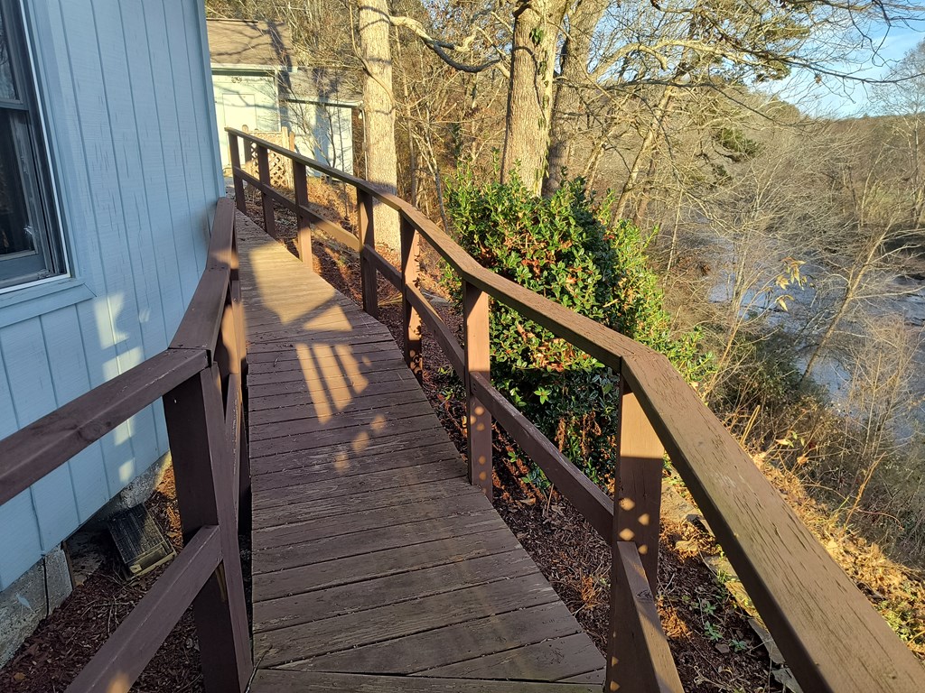 422 Evans Hollow Road Murphy, NC 28906 - Photo 29 of 34 a balcony with an outdoor space