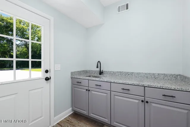 $1,500,000 | 6988 Highway 64, Wartrace, TN 37183