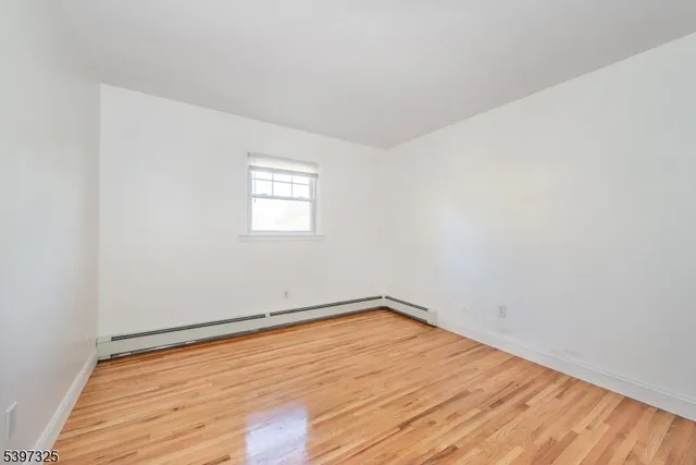 $4,000 | 4 Maureen Court, Lake Hiawatha, NJ 07034