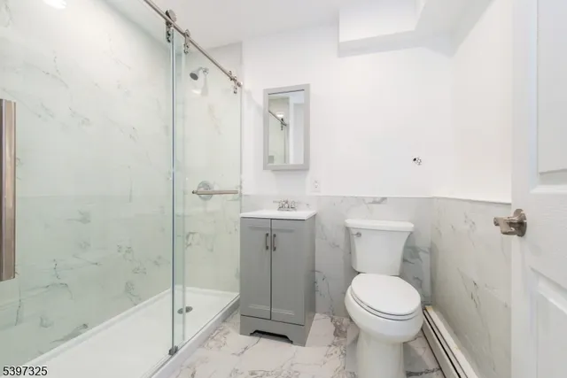 $4,000 | 4 Maureen Court, Lake Hiawatha, NJ 07034