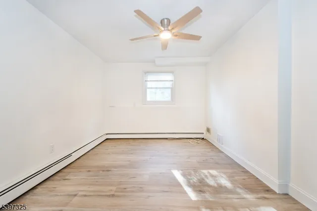 $4,000 | 4 Maureen Court, Lake Hiawatha, NJ 07034