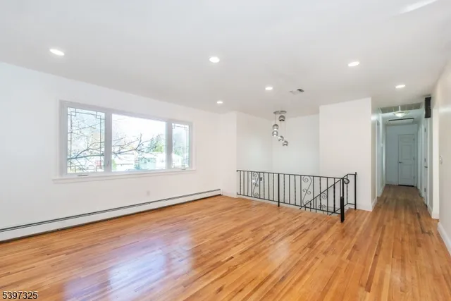 $4,000 | 4 Maureen Court, Lake Hiawatha, NJ 07034