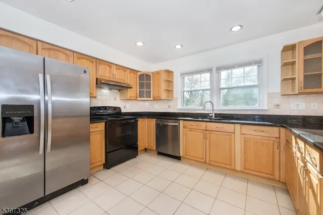 $4,000 | 4 Maureen Court, Lake Hiawatha, NJ 07034