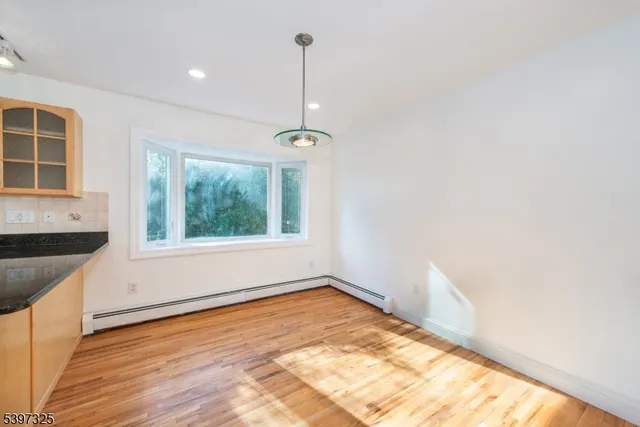 $4,000 | 4 Maureen Court, Lake Hiawatha, NJ 07034