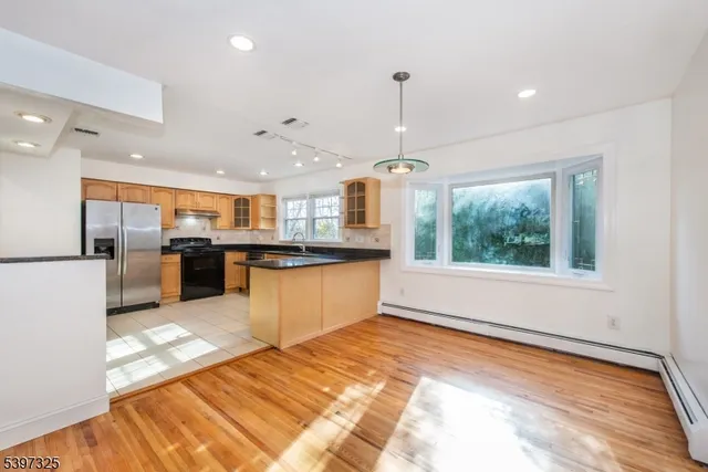 $4,000 | 4 Maureen Court, Lake Hiawatha, NJ 07034