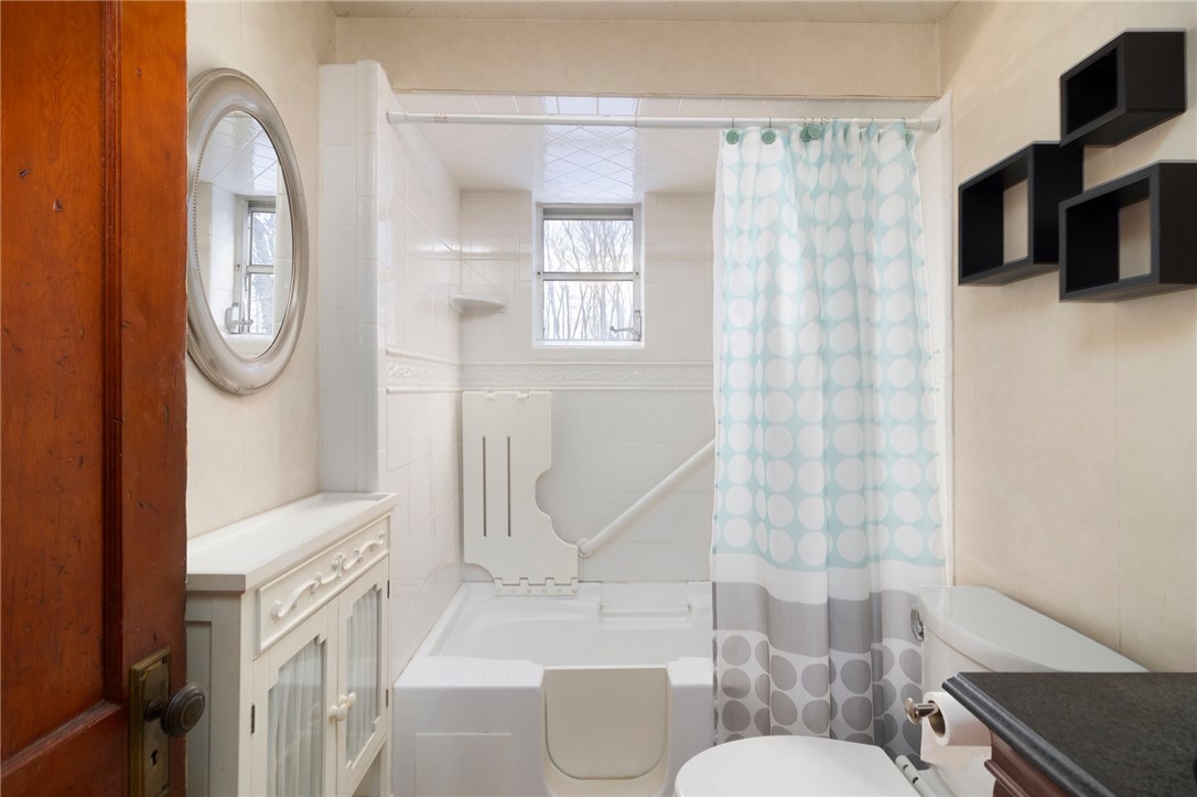 239 Joffre Avenue Woonsocket, RI 02895 - Photo 9 of 49 Gallery Image 9