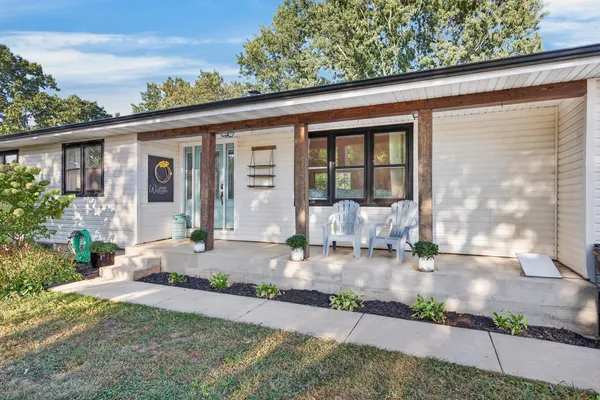 $439,000 | 1938 Dark Valley Road, Marshfield, MO 65706