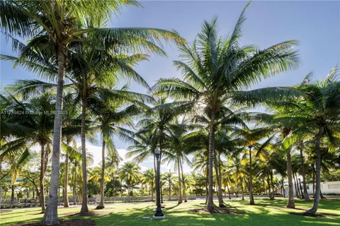 $1,299,000 | 200 Ocean Drive, Unit 5D, Miami Beach, FL 33139