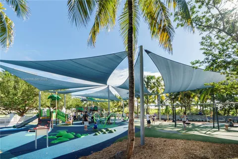 $1,449,000 | 200 Ocean Drive, Unit 5D, Miami Beach, FL 33139