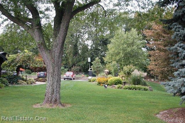 5461 Whipple Lake Road Clarkston, MI 48348 - Photo 20 of 25 yard