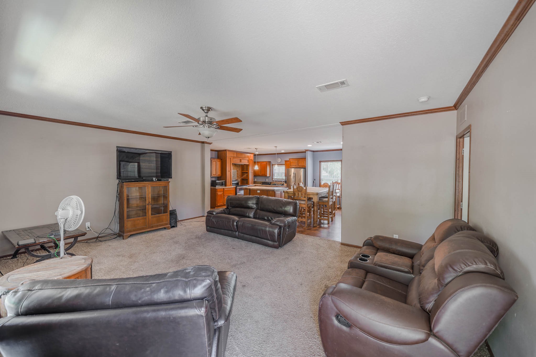 18227 Pin Oak Street Rosharon, TX 77583 - Photo 4 of 19 Spacious family room