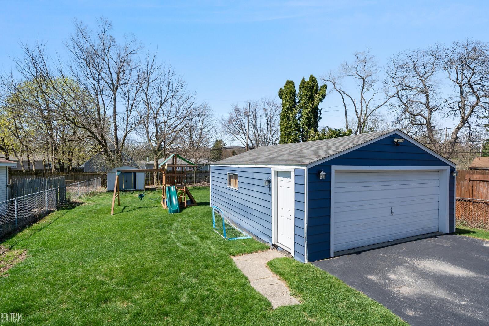 5099 Drayton Road Clarkston, MI 48346 - Photo 16 of 19
