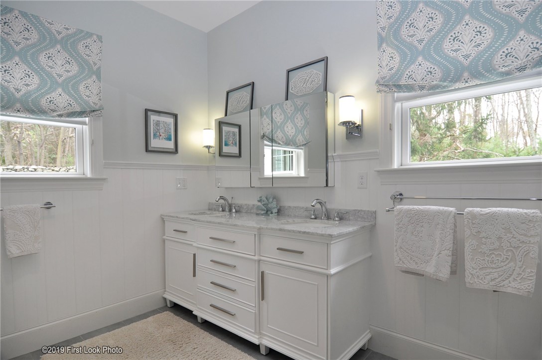 3250 Diamond Hill Road Cumberland, RI 02864 - Photo 15 of 40 Master Bathroom