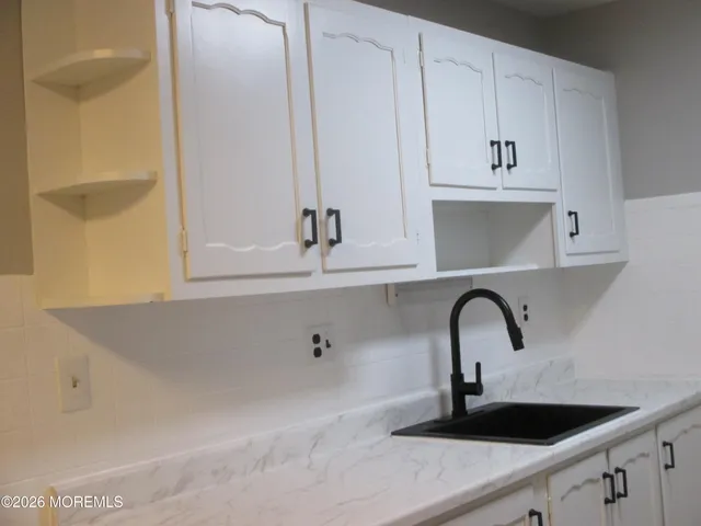 a close view of sink and tap