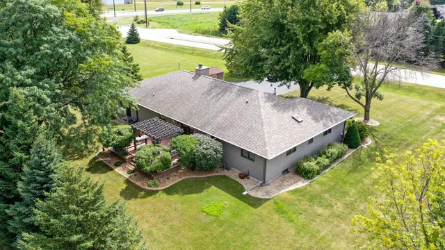 $470,000 | W6534 Manitowoc Road, Appleton, WI 54915