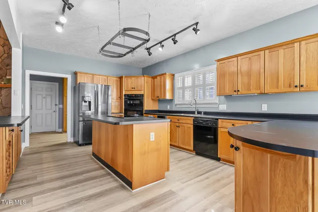 $699,900 | 165 Century Court, Wytheville, VA 24382