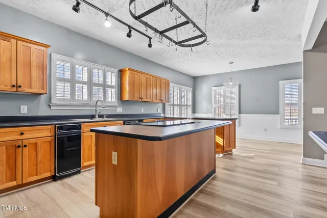 $699,900 | 165 Century Court, Wytheville, VA 24382