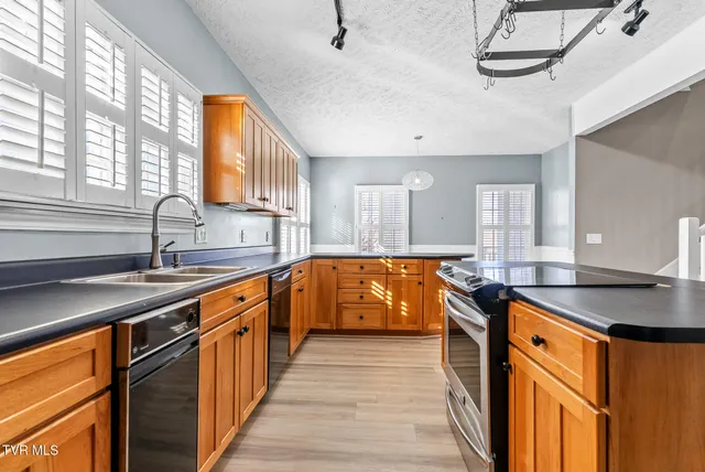 $699,900 | 165 Century Court, Wytheville, VA 24382