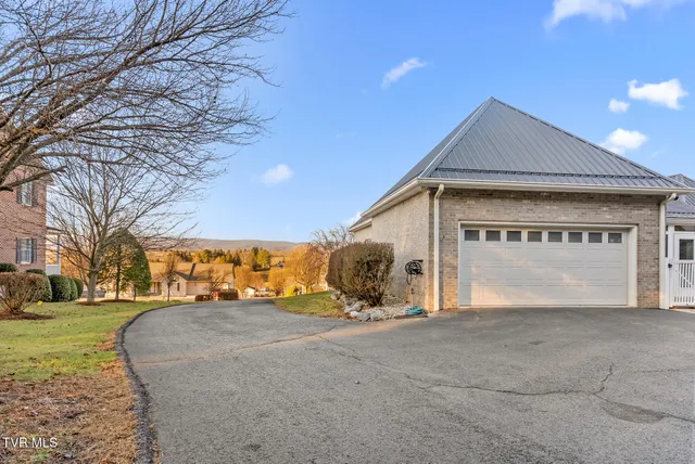 $699,900 | 165 Century Court, Wytheville, VA 24382