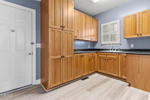 $699,900 | 165 Century Court, Wytheville, VA 24382