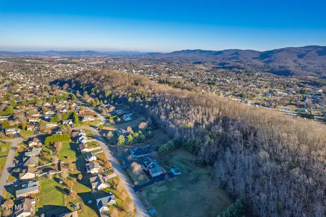 $699,900 | 165 Century Court, Wytheville, VA 24382