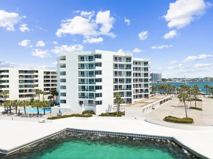 $925,000 | 110 Gulf Shore Drive, Unit 427, Destin, FL 32541