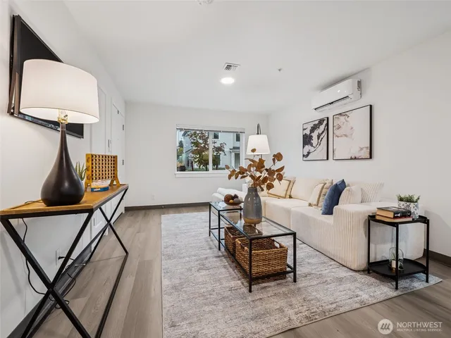 $528,000 | 13813 32nd Lane South, Tukwila, WA 98168